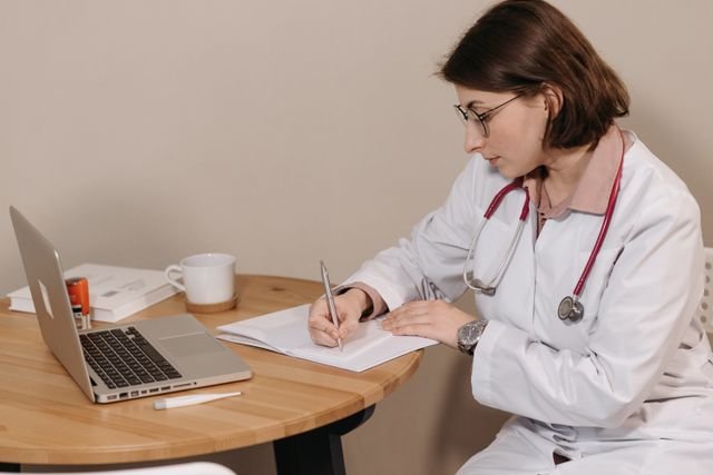 Can Pharmacists Prescribe Antibiotics in Alberta